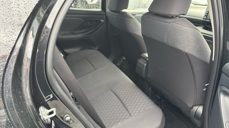 Toyota Yaris 1.5 Hybrid Design 5dr CVT Hybrid Hatchback